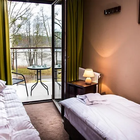 Perla A11 Nad Pieknym Jeziorem Pluszne אולשטינק